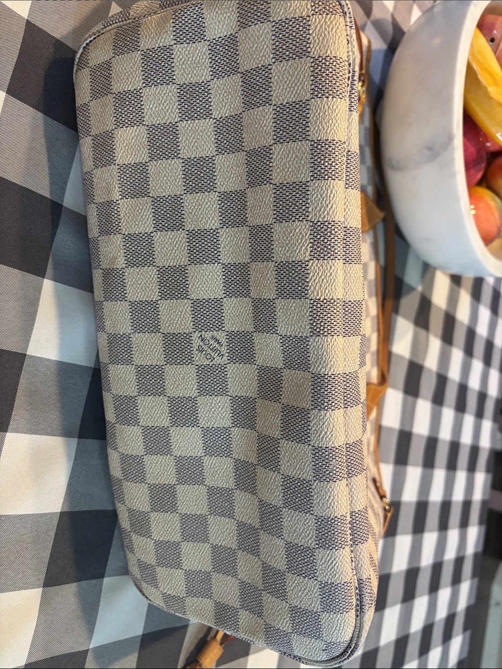 Louis Vuitton Damier Azur Checkered MM Neverfull tote in Light Gray and Cream - Picture 4 of 10